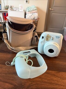 Fujifilm instax mini 8 Instant Camera - Pale Blue with Case